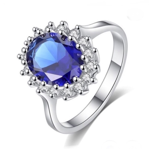 18K WHITE GOLD OVAL BLUE SAPPHIRE PRINCESS RING - Picture 2 of 4